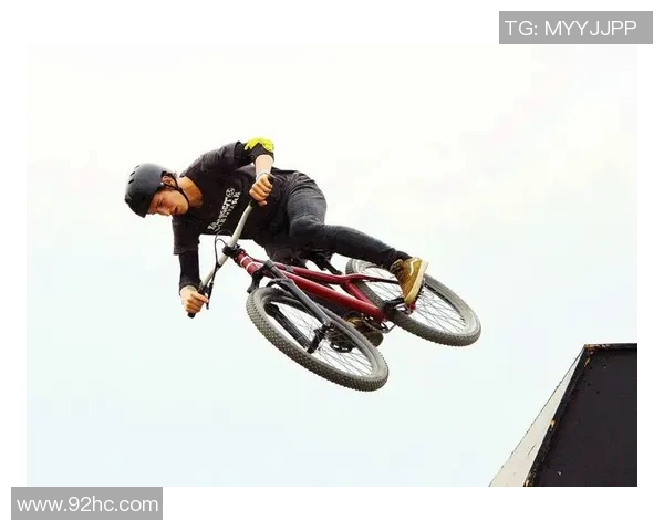 成都极限运动队在攀岩联赛中的灵活性表现与战术分析 成都极限运动队在攀岩联赛中的灵活性表现与战术分析