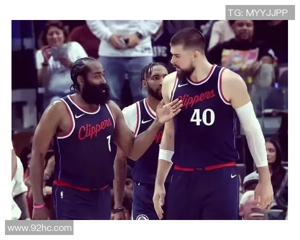 快船与掘金激战正酣谁能在这场对决中笑到最后