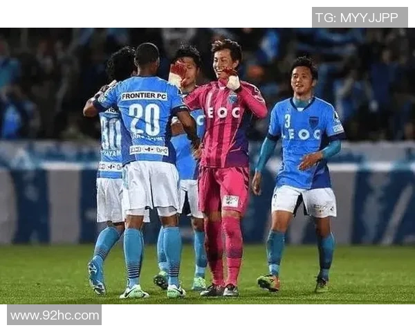 日乙联赛焦点战福冈黄蜂主场迎战横滨挑战赛况分析