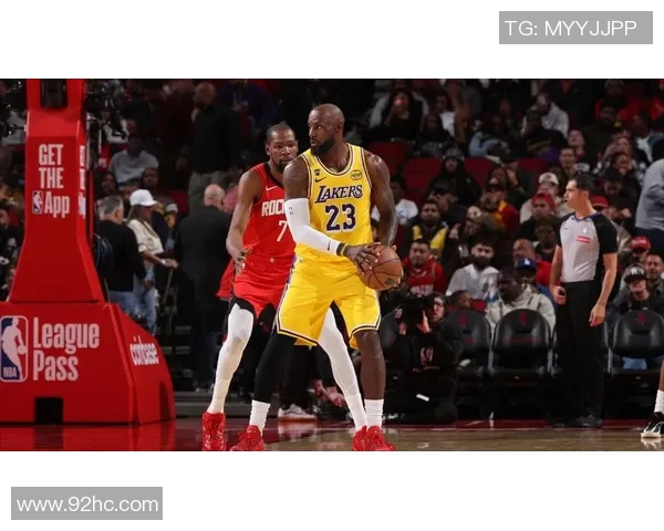 火箭队挑战湖人队勒布朗詹姆斯的精彩对决引发球迷热议 火箭队挑战湖人队勒布朗詹姆斯的精彩对决引发球迷热议