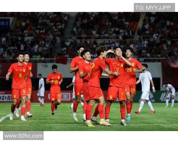 国足对阵伊朗比赛前奏国歌时刻引发球迷热烈反响与情感共鸣