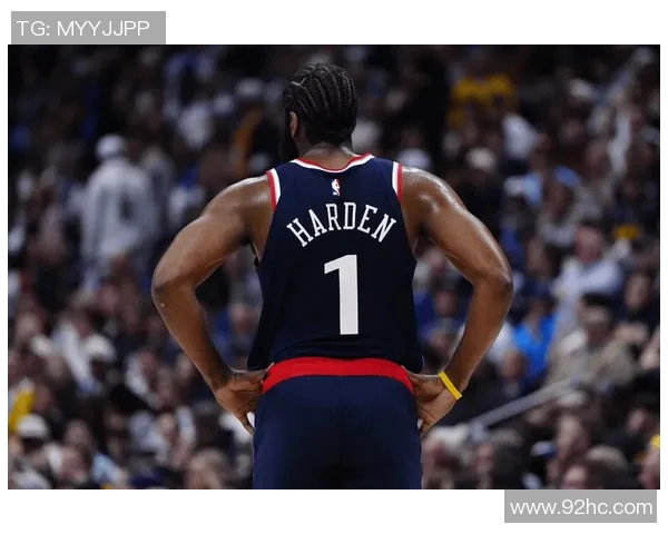 杰拉米格兰特如何在NBA赛场上展现出色的全面能力与领导力